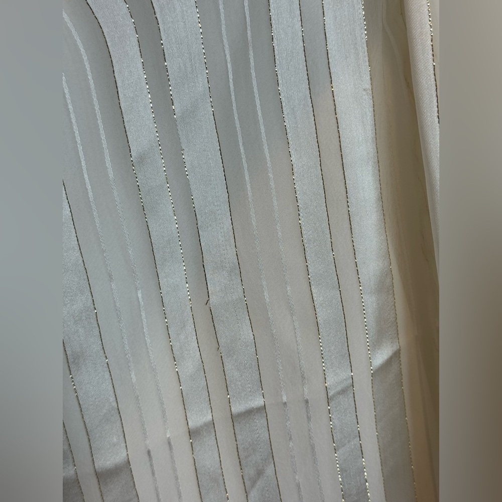 VENUS Elegant Off-Shoulder White Maxi Dress - Picture 10 of 16